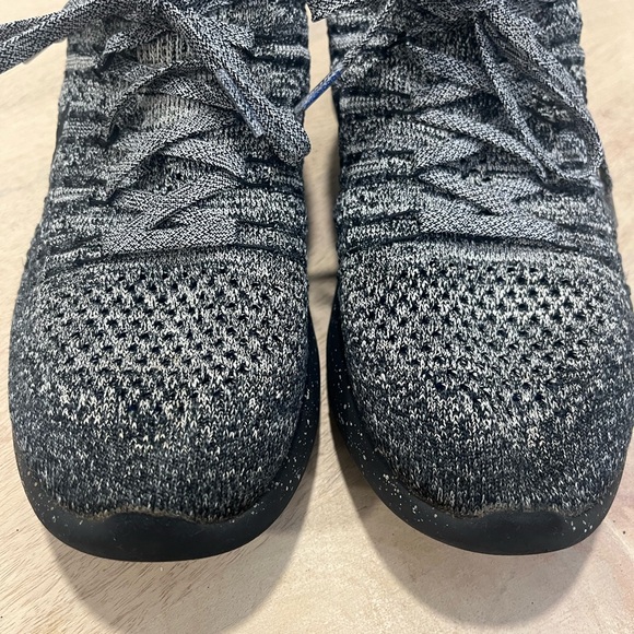 Nike LunarEpic Low Flyknit 2 Black and White Women size 8 - Picture 5 of 9